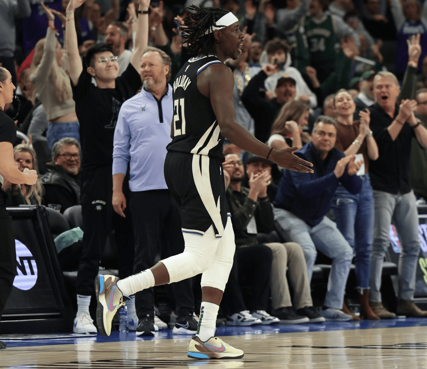 BRO险胜KT，Peanut极限生还后反打焦点之战半决赛，锁定晋级资格