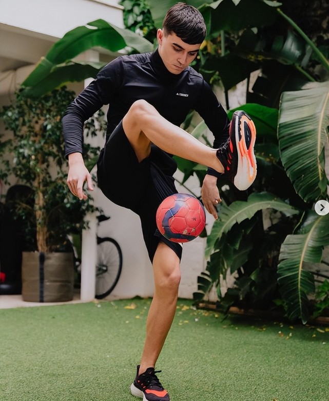 马德里竞技碾压日本，佩德里点燃赛场