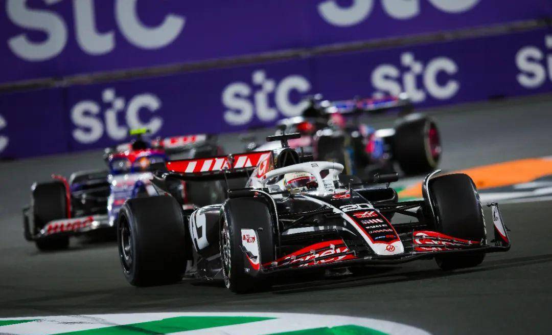 关于哈斯车队翻盘雷诺车队,阿隆索统治全场的信息 关于哈斯车队翻盘雷诺车队,阿隆索统治全场的信息