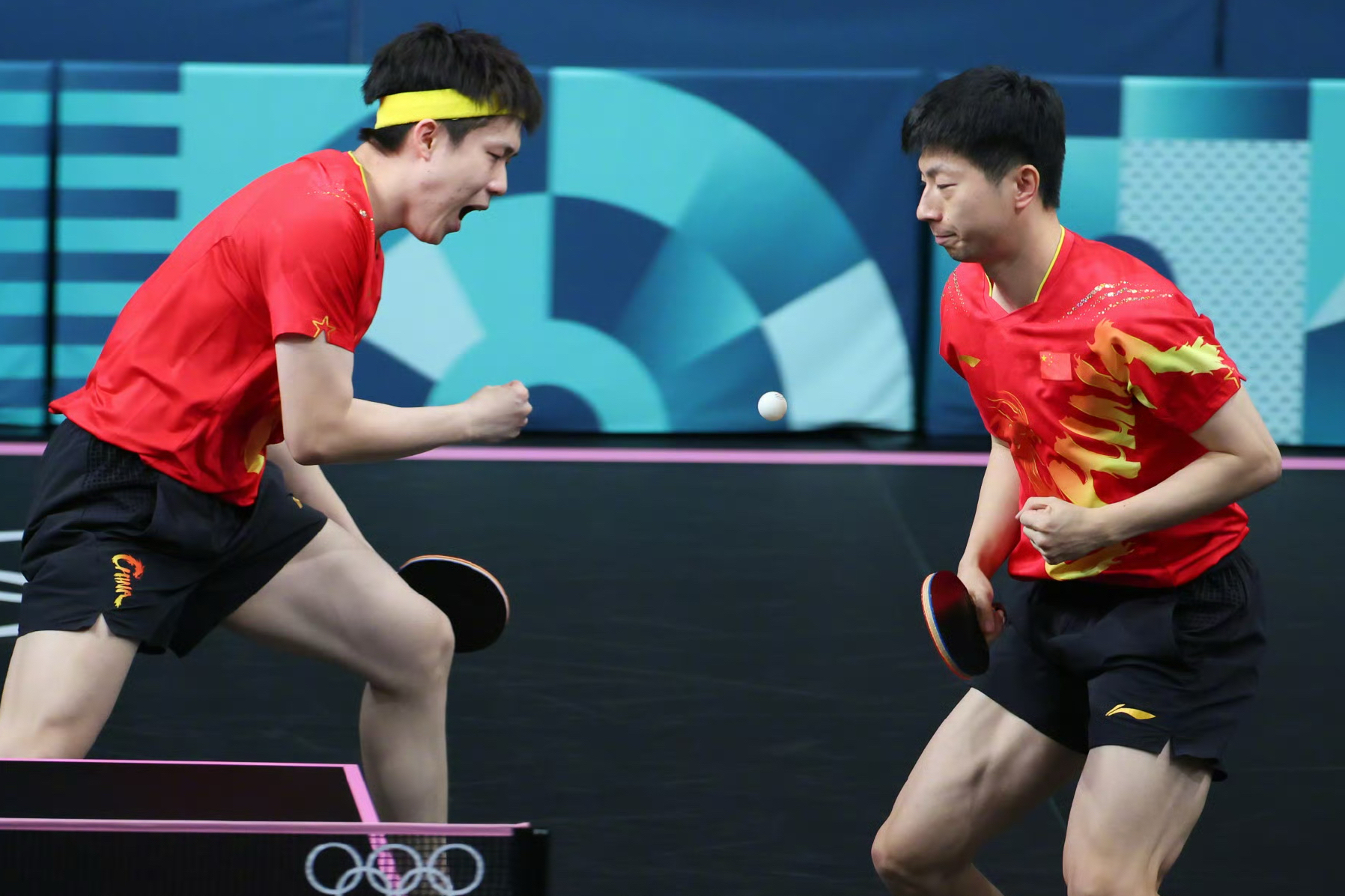 中国队险胜法国队，马龙关键制胜