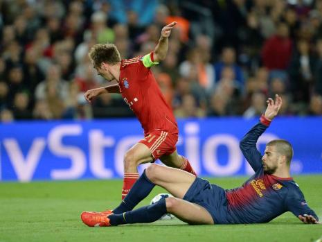 挪威碾压拜仁，皮克高光表现